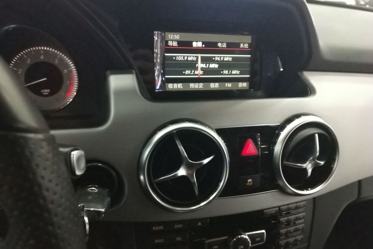 奔驰GLK级 2014款 GLK 200 标准型中控内饰16