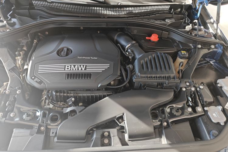 宝马1系 2021款 120i M运动曜夜版机舱底盘24