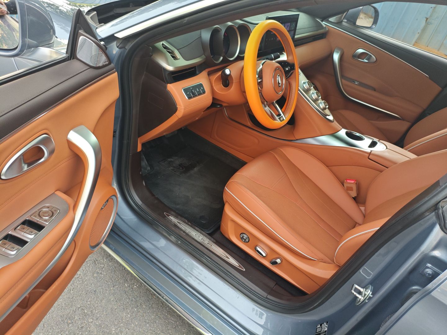 欧拉闪电猫 2022款 555km 尊贵版