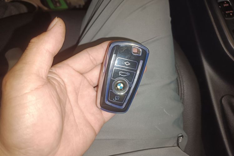 宝马3系 2018款 320Li 时尚型中控内饰7001