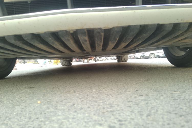 奔驰C级 2023款 C 260 L 运动版局部细节9008