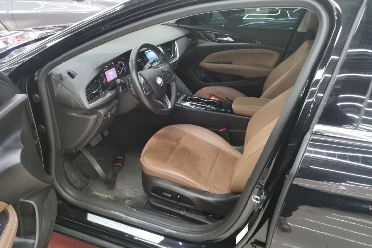 别克 君威 2023款 552T 智享型中控内饰20