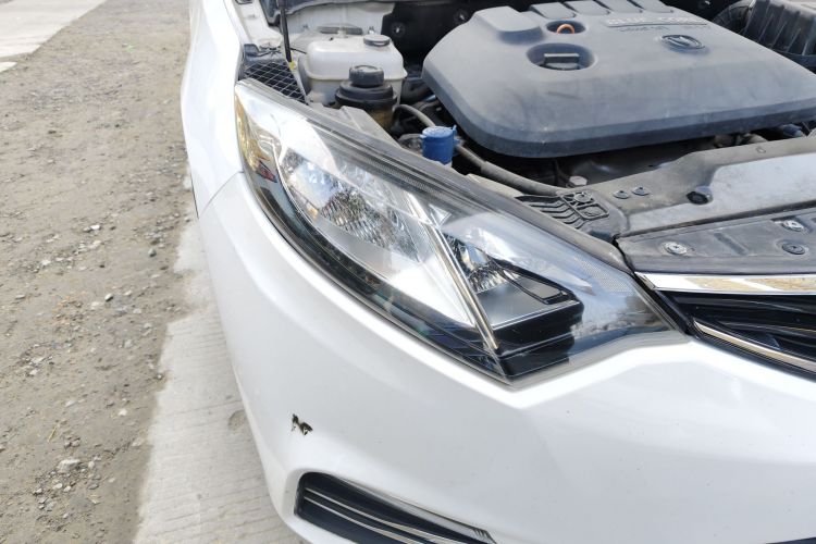 长安 逸动 2015款 1.6L 自动俊酷型 国IV车身外观8