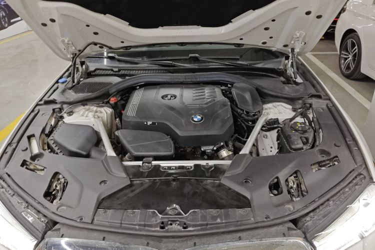 宝马5系 2022款 改款二 525Li M运动套装机舱底盘24