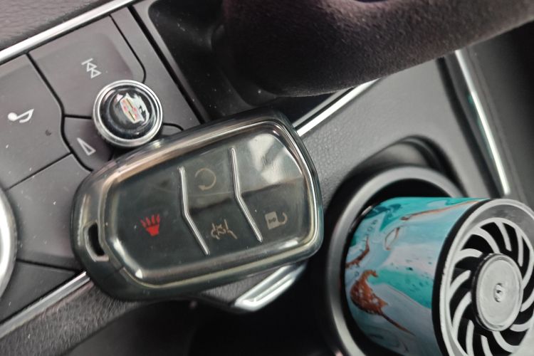 凯迪拉克XT4 2018款 28T 四驱铂金运动版中控内饰11