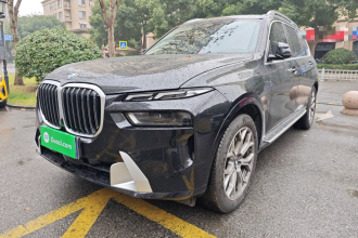 宝马X7 2023款 xDrive40i 领先型豪华套装