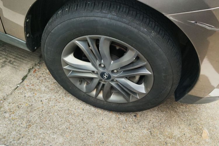 北京现代ix35 2015款 2.0L 自动两驱智能型 国IV车身外观10