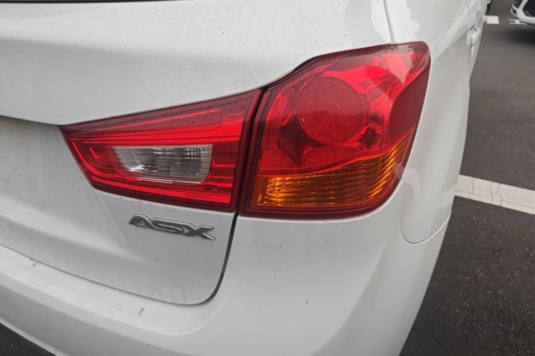 三菱 劲炫ASX 2013款 1.6L 手动两驱标准版车身外观6006