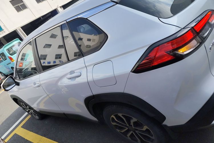 丰田 锋兰达 2022款 2.0L CVT豪华版车身外观6003