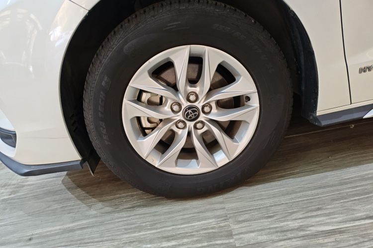 丰田 格瑞维亚 2023款 2.5L混动 舒适版车身外观6007