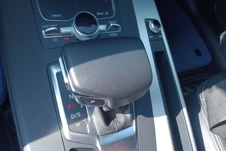 奥迪Q5L 2020款 改款 40 TFSI 荣享时尚型中控内饰18