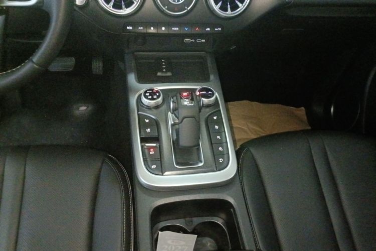 坦克300 2024款 2.0T 穿越者中控内饰18