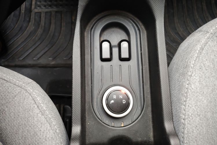 五菱汽车 宏光MINIEV 2021款 马卡龙时尚款 磷酸铁锂中控内饰18