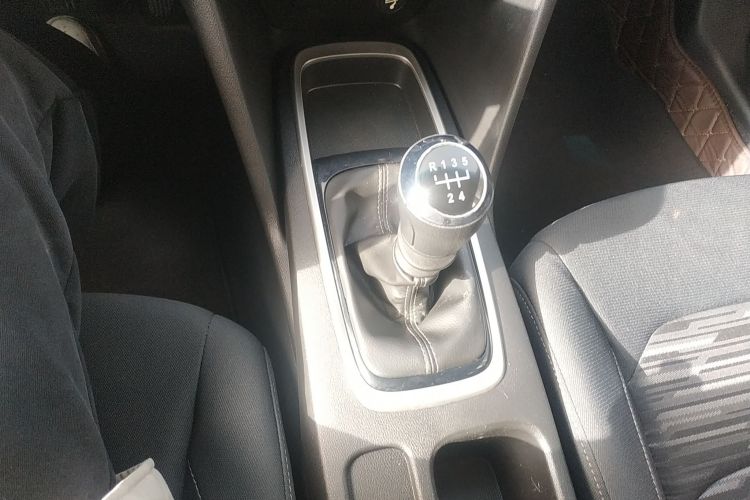 雪佛兰 科沃兹 2016款 1.5L 手动欣享版中控内饰18