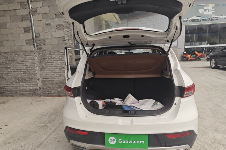 一汽 骏派D60 2017款 1.5L 手动豪华型机舱底盘23