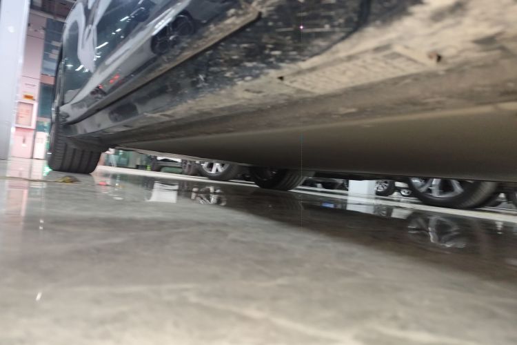 小米汽车 小米YU7 2025款 超长续航高性能四驱Max版局部细节9001