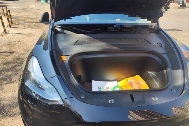 特斯拉 Model Y 2023款 后轮驱动版局部细节9006