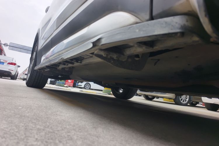 现代 胜达 2019款 380 TGDi DLX 自动两驱智尊版 国V局部细节9001