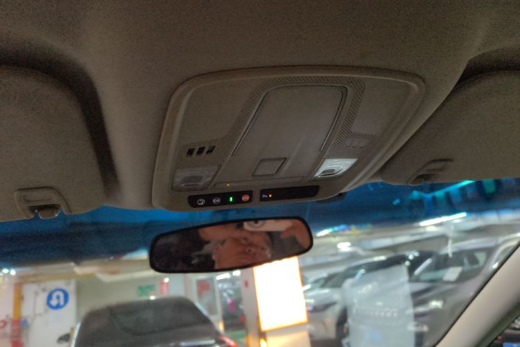 别克GL8 2017款 ES 28T 舒适型 国V中控内饰22