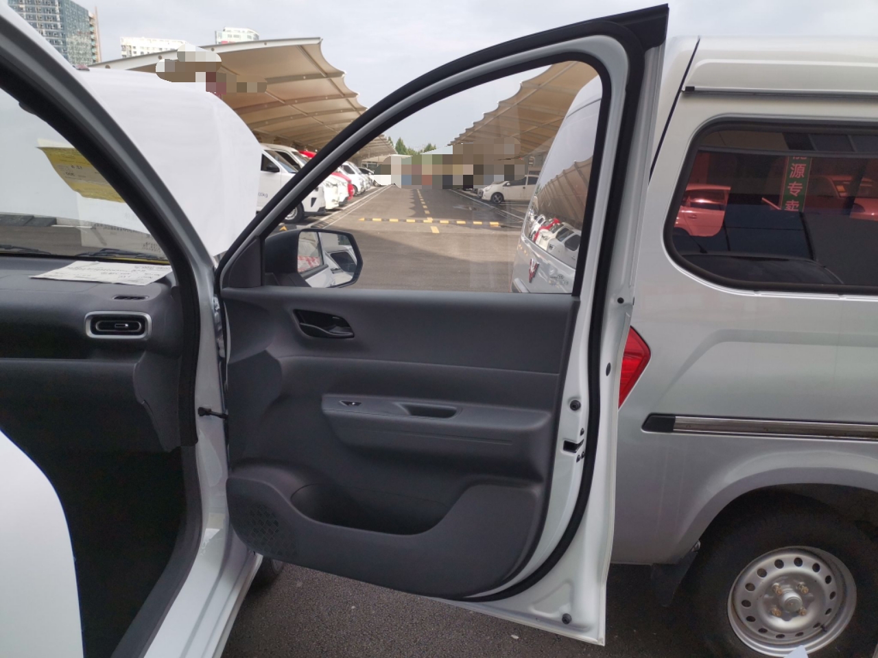 五菱汽车 五菱宏光新能源 2024款 纯电版 300KM 标准型