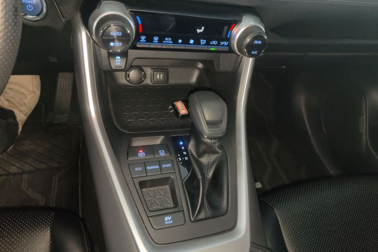 丰田 RAV4荣放双擎E+ 2022款 2.5L 两驱精英Pro局部细节18