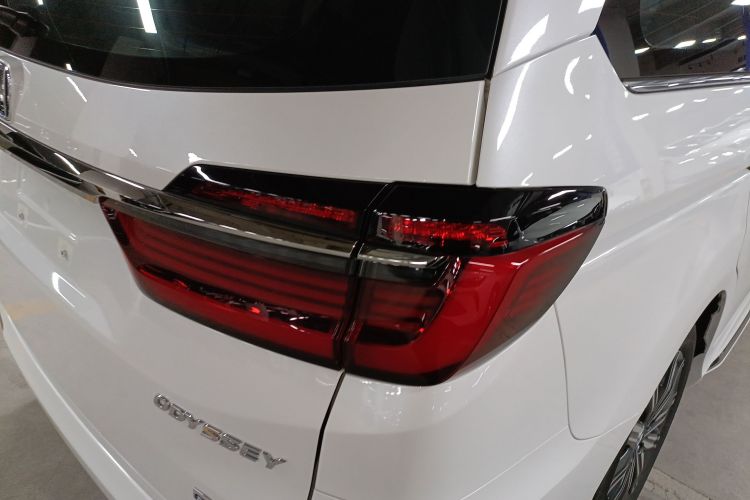 本田 奥德赛 2024款 2.0L e:HEV 锐·悦享版车身外观9