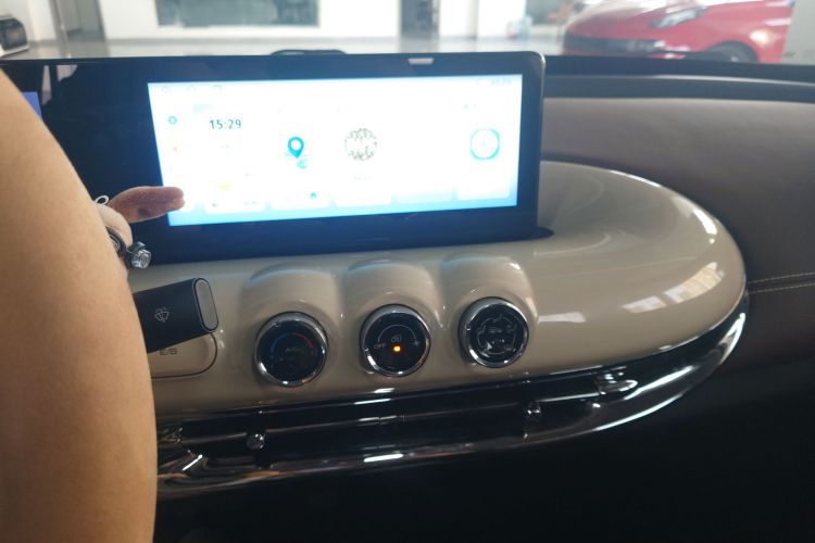 五菱汽车 五菱缤果 2023款 333km 灵犀互联款中控内饰16