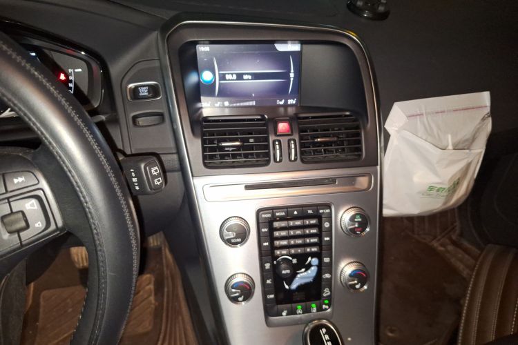 沃尔沃XC60 2017款 T5 AWD 智远升级版中控内饰16