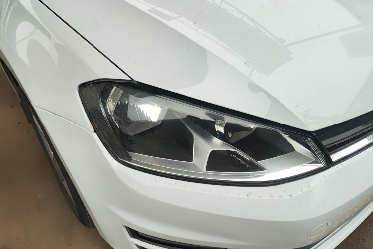 大众 高尔夫 2016款 230TSI 自动舒适型车身外观8