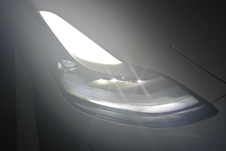 特斯拉 Model 3 2022款 后轮驱动版车身外观8