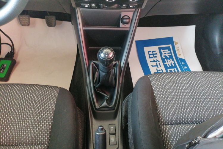 丰田 威驰 2017款 1.3L 手动前行版中控内饰18