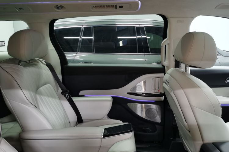 岚图汽车 岚图梦想家 2025款 PHEV 四驱旗舰鲲鹏版中控内饰7008