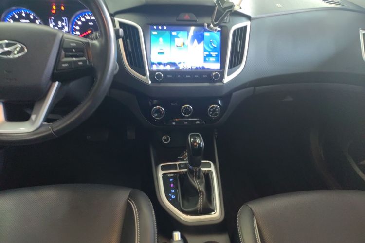 北京现代ix25 2017款 1.6L 自动智能型中控内饰16