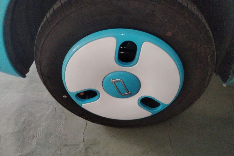 奔腾小马 2025款 222km 灵动马车身外观6001