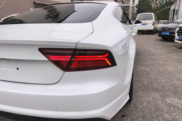 奥迪A7 2016款 40 TFSI 进取型车身外观9