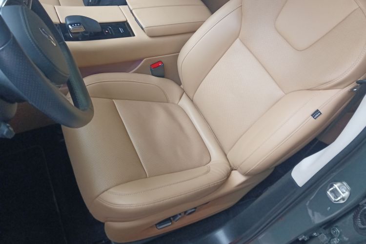 鸿蒙智行 问界M5 2022款 增程后驱标准版局部细节19