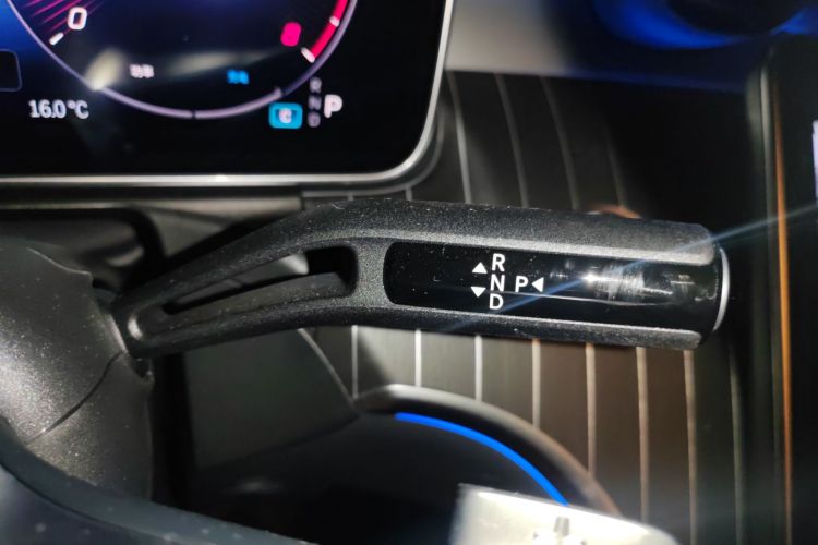 奔驰C级 2024款 改款二 C 260 L 运动版中控内饰18