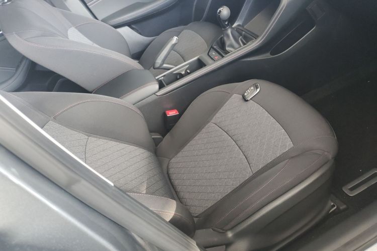 荣威i5 2023款 1.5L 手动舒享版局部细节41