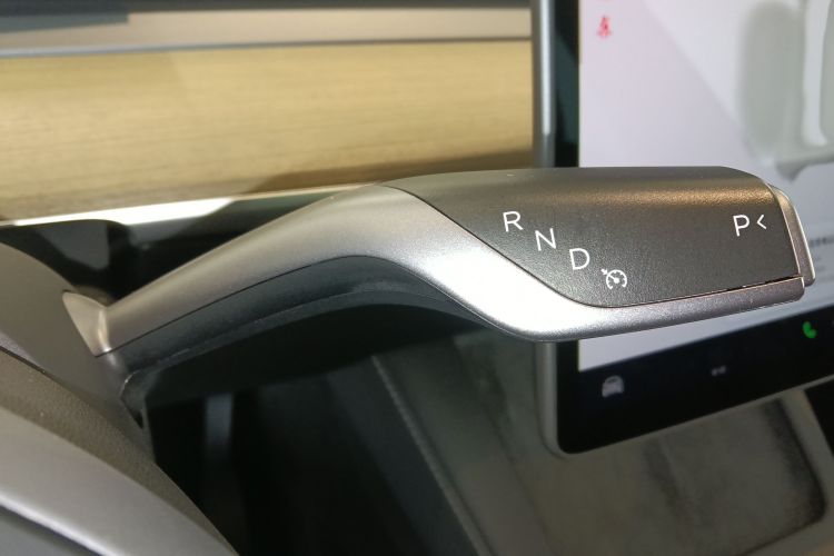 特斯拉 Model Y 2022款 改款 后轮驱动版中控内饰18