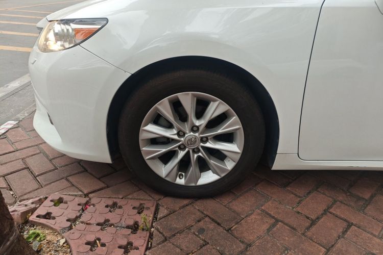 雷克萨斯ES 2013款 300h 精英版车身外观6007