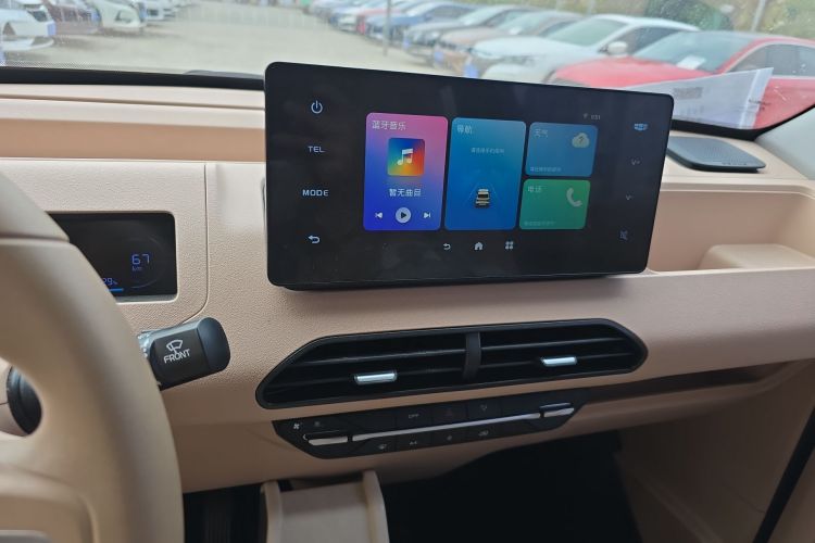 吉利银河 2023款 熊猫mini 200km 耐力熊中控内饰16