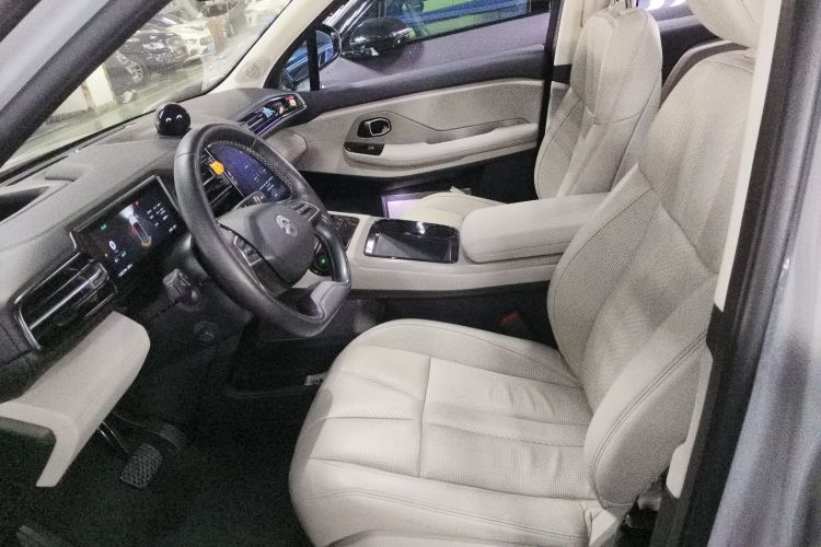 蔚来ES8 2018款 创始版中控内饰19