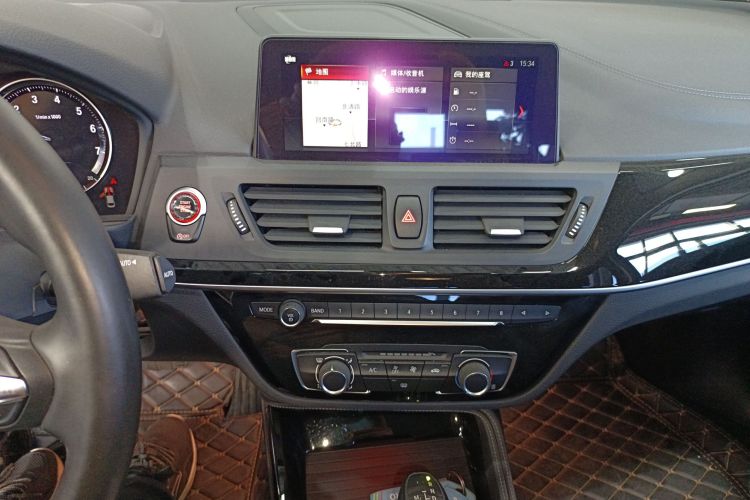 宝马1系 2019款 118i M运动套装中控内饰16