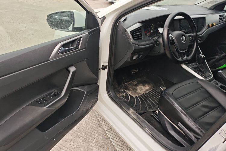 大众 Polo 2019款 Plus 1.5L 自动全景乐享版中控内饰7003