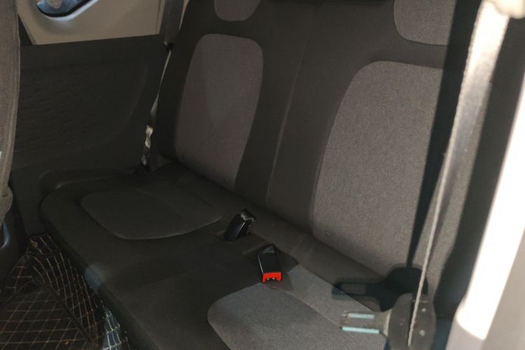 五菱汽车 宏光MINIEV 2021款 马卡龙时尚款 三元锂中控内饰7004