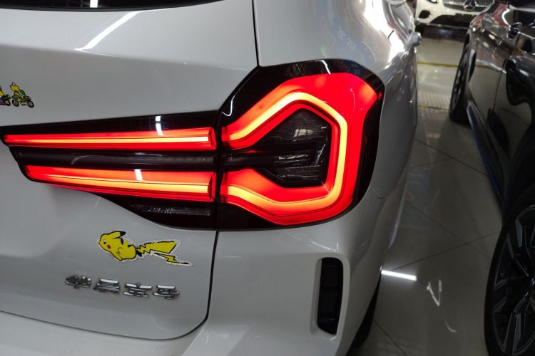 宝马iX3 2022款 领先型车身外观9