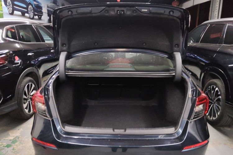 本田 思域 2022款 240TURBO CVT劲动版机舱底盘23