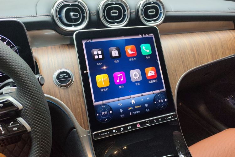 奔驰GLC新能源 2025款 350 e L 4MATIC 典藏版中控内饰16