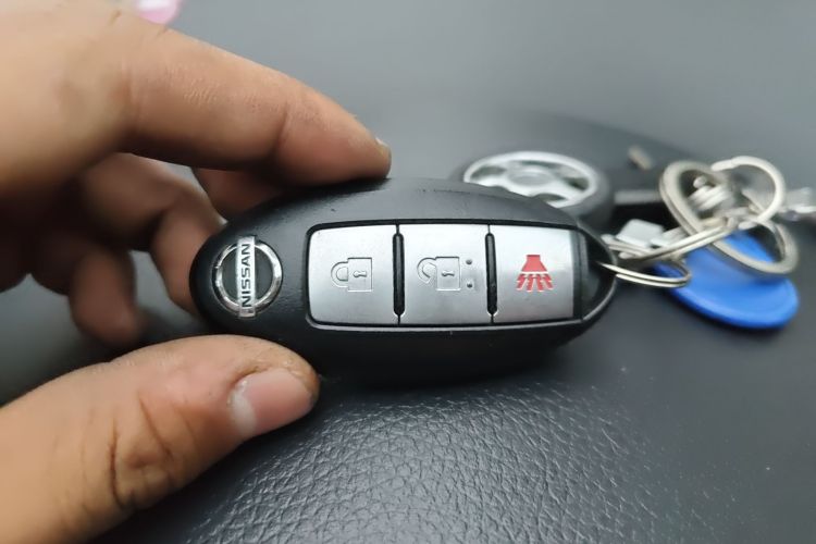 日产 骐达TIIDA 2011款 1.6L CVT智能型中控内饰7001