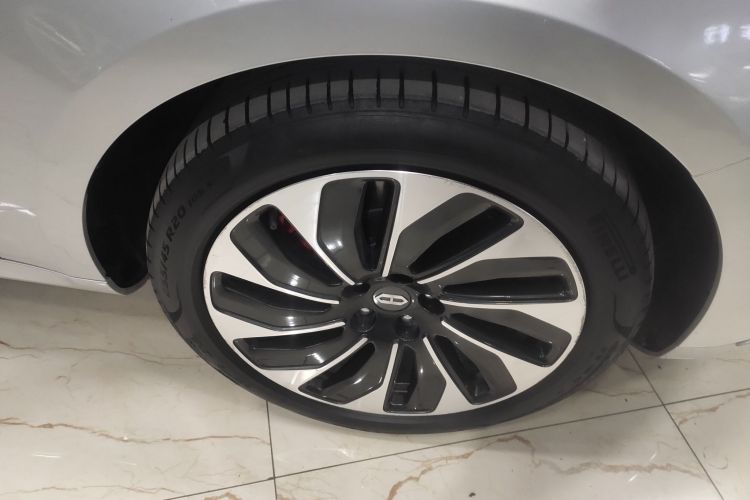 鸿蒙智行 问界M5 2022款 增程四驱性能版车身外观10